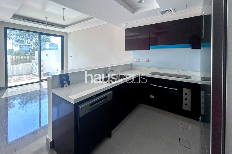 جديد بالكامل | موقع رائع | مشرق وواسع63738481708419112