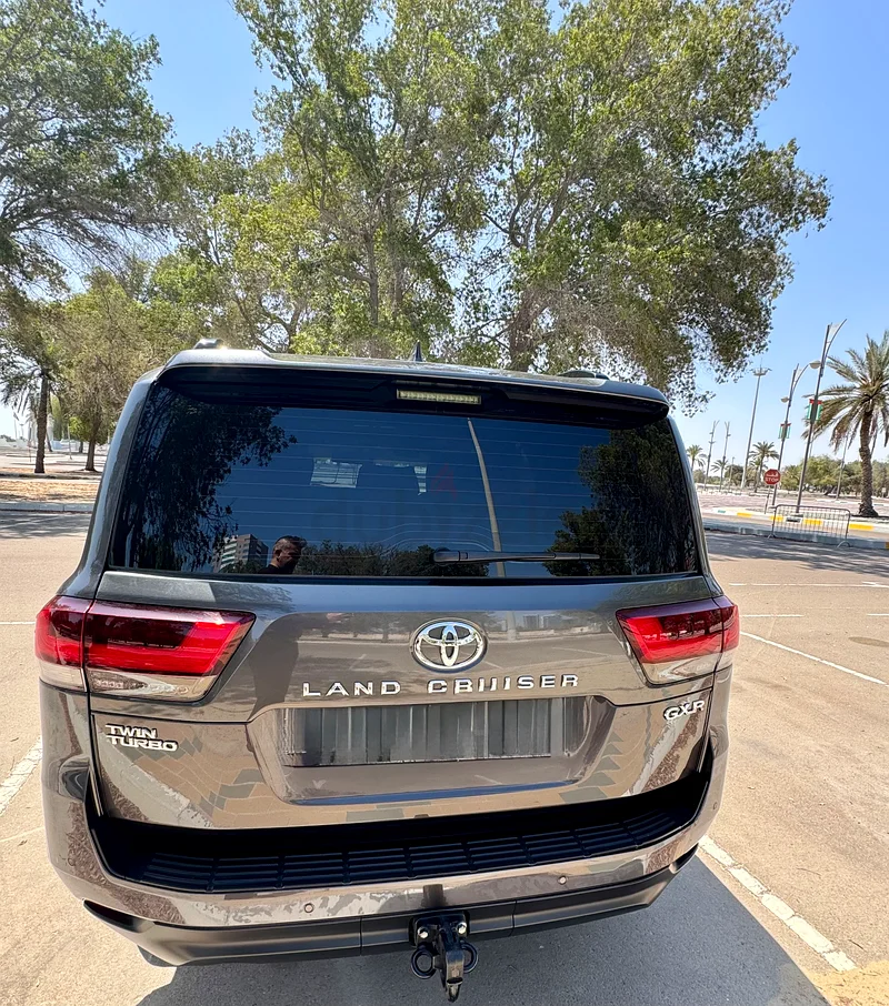 2022 Toyota LC EXR 4.0L, GCC specs, latest full dealership service 30/0825, no accident, first owner63700380066945112