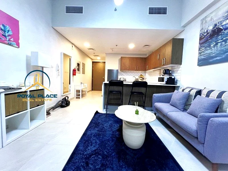 Contemporary Studio | Central Location | Ready63786225891713110