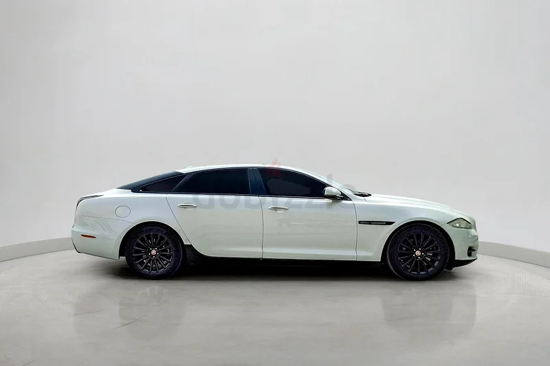 2015 Jaguar XJ-Series Luxury (SWB) 2.0L | GCC Specifications63699026561921113