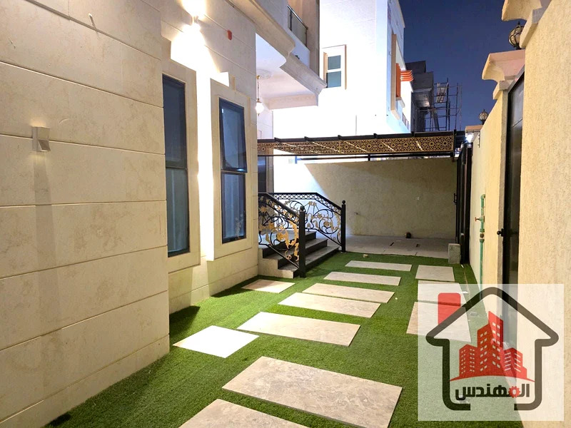 Villa for rent in Ajman, Al Yasmeen area, two floors, consisting of 5 bedrooms, a majlis, a hall, a master maid's room, and a small swimming pool. Second tenant required: AED 100,000.63718568078977112