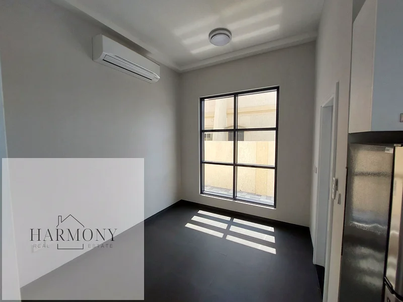 Modern l Near the GROVE l Walk to Corniche Promenade l High Quality l Quiet l Balcony l63813641993857113