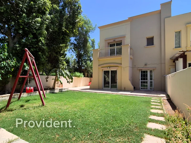وحدة زاوية | حديقة مهيئة | بالقرب من سوق سبرينغ63728818631554110