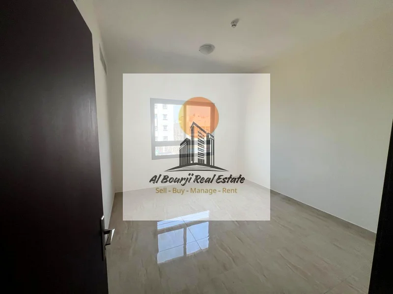 Two-bedroom apartment with balcony, new building, first occupant63809770970498112