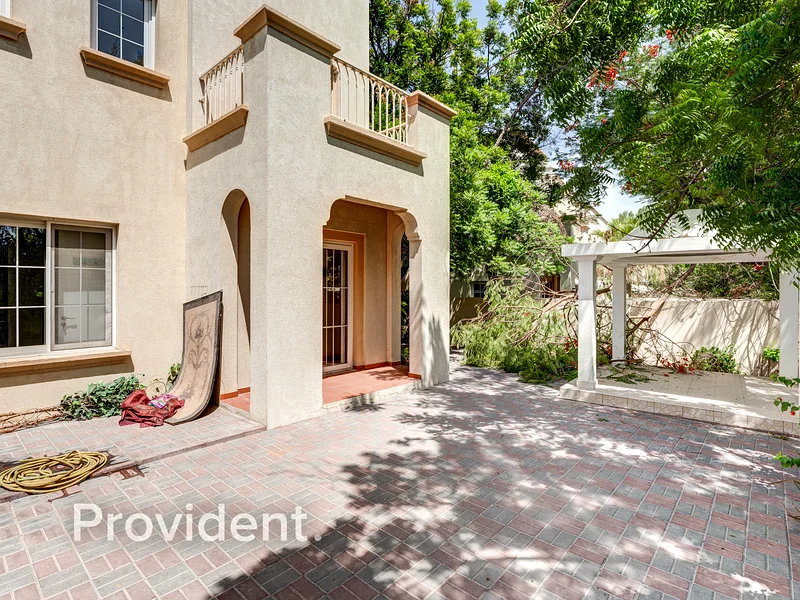 Corner Unit | Upgraded | Close To park and Lake63729311327361111