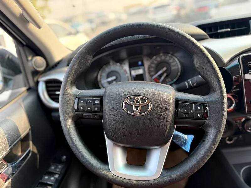 Toyota hilux63699053248002112