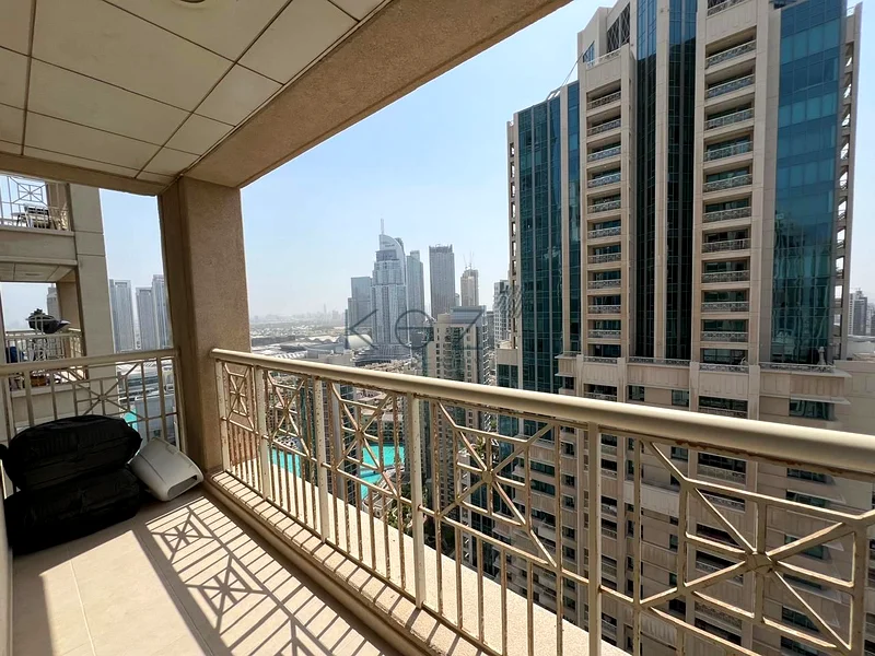 طابق عالي l واسع l إطلالة على النافورة63771015857665110