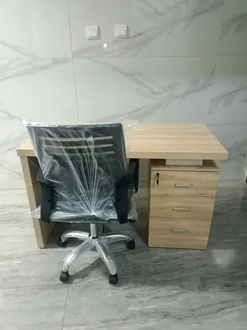 Hi sir and madam I want to sell Office Table And chair brand-new