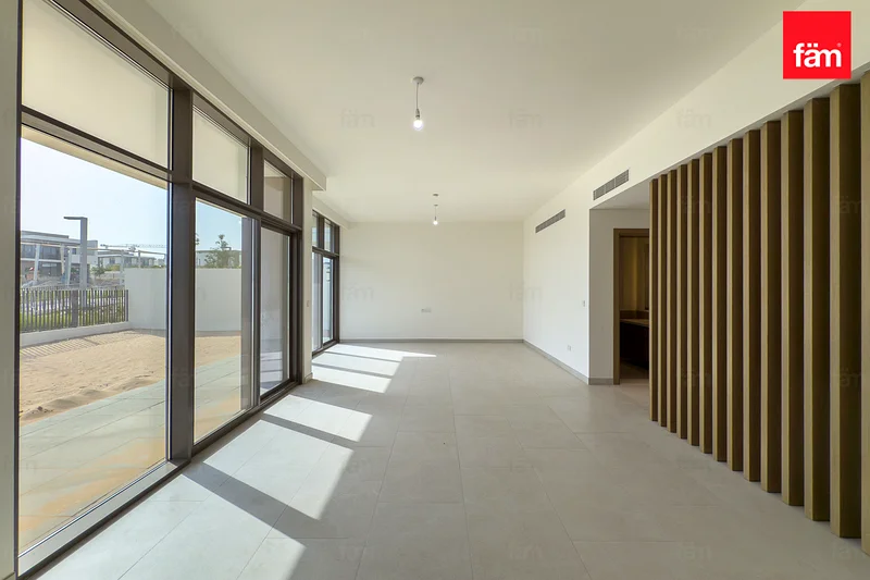 SPACIOUS | READY TO MOVE IN | GREAT LOCATION63762512706818111