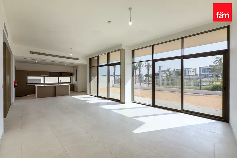 SPACIOUS | READY TO MOVE IN | GREAT LOCATION63762512706818110