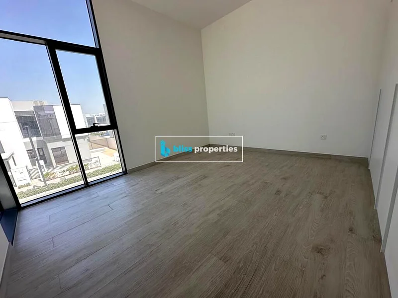Ready to Move in I Modern Lay out I Large Plot63763279719169111