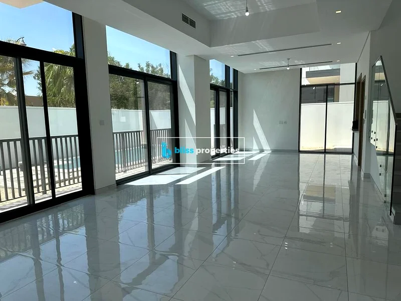 Ready to Move in I Modern Lay out I Large Plot63763279719169113