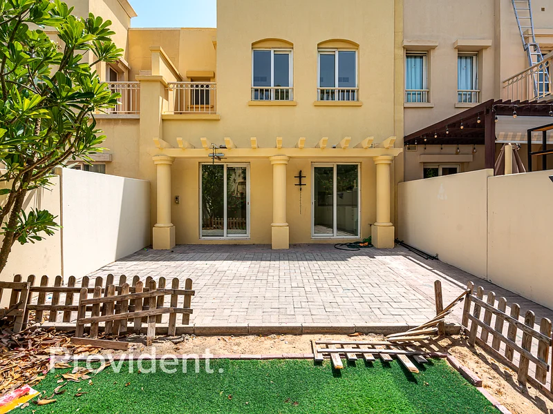 Vacant | Back To Back | Close To Park and Pool63728636834691113