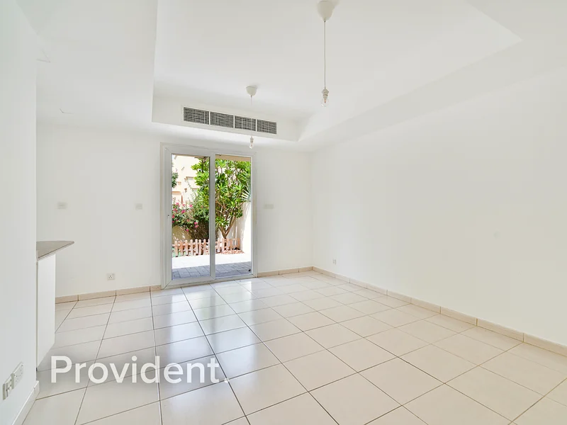 Vacant | Back To Back | Close To Park and Pool63728636834691111