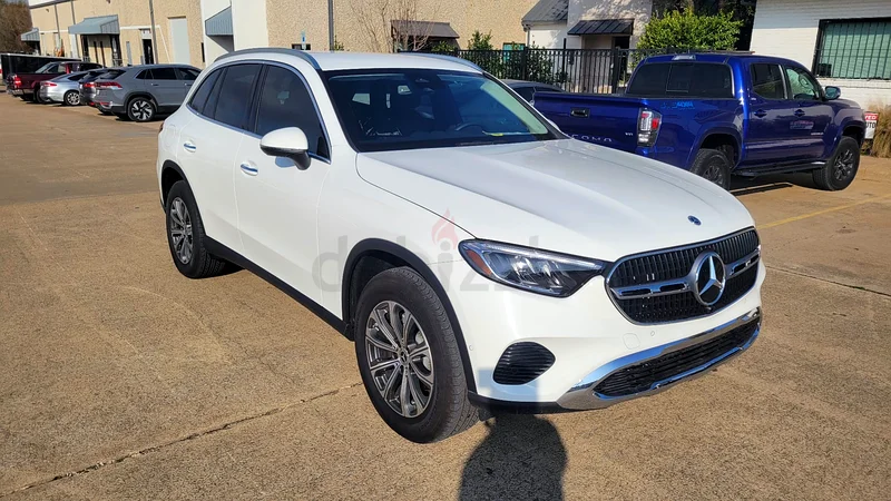 Brand New 2024 Mercedes GLC30063700563774978111