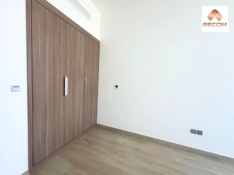READY TO MOVE I MODERN STUDIO | LAGOON VIEW63801675493507113
