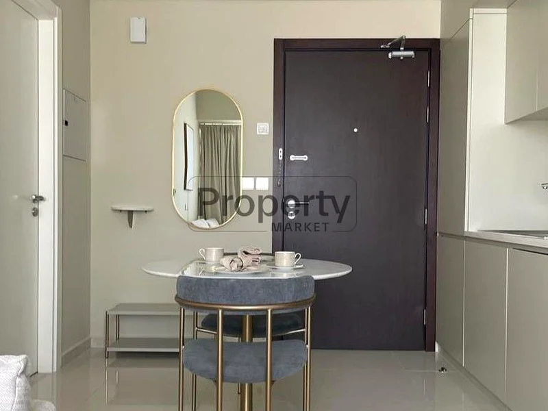 مؤثث بالكامل | طابق عالي | مُحدّث | شاغر63972218125441114