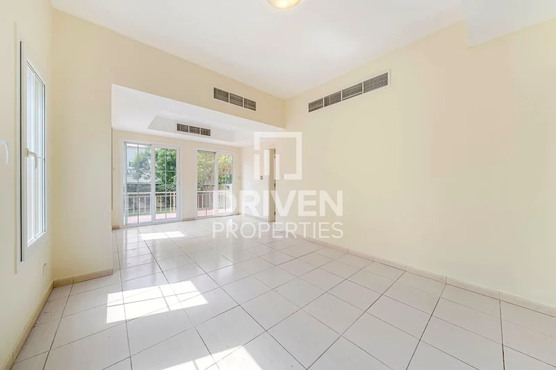 Corner Unit With Large Garden | Well Maintained63729127006465113