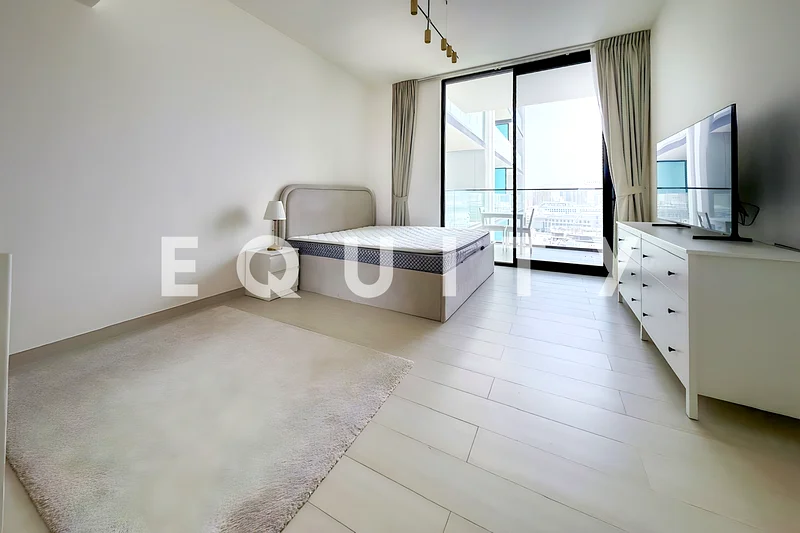طابق عالٍ | حياة عصرية | جاهز للعرض اليوم63778556576514113