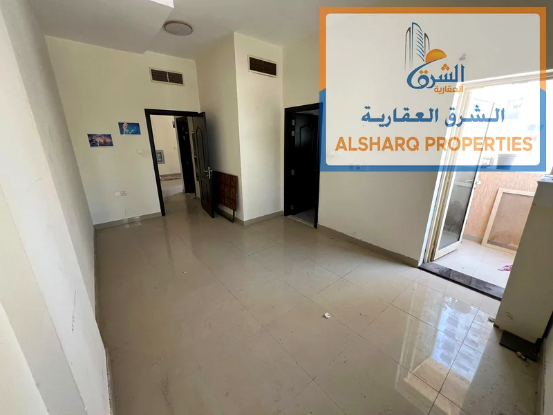 البناء الثاني من البحر مع شرفة وحمامين مع غرفة نوم رئيسية وصالة في موقع حيوي جداً وبسعر جيد جداً63811760893699112