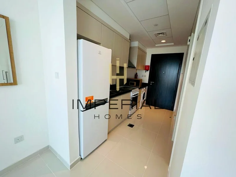 مؤثثة | تطل على ملعب جولف | طابق منخفض63738669512067112