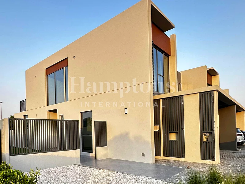 Park View | Roof Access | Steps To Pool63733135116034111