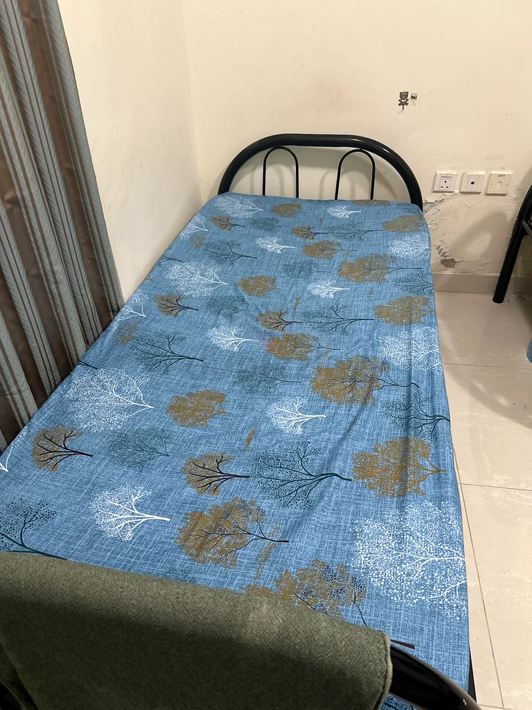 مساحة سرير بكالوريوس في مبنى ماي63797397762817111