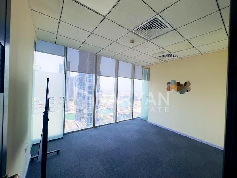 الطابق العالي | واسع | موقع متميز63815914414339110