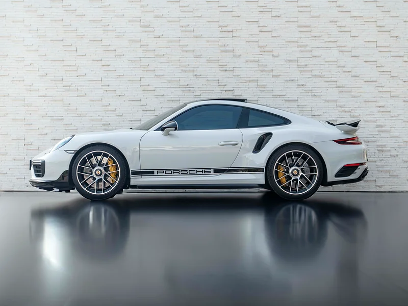BACK-TO-SCHOOL DEALS • 911 TURBO S • CARBON PACK • UNDER WARRANTY • FULL-SERVICE HISTORY • GCC63699039151491113