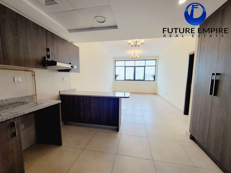 شقة فاخرة بمساحة كبيرة 1BHK مع جميع المرافق63739268775426111