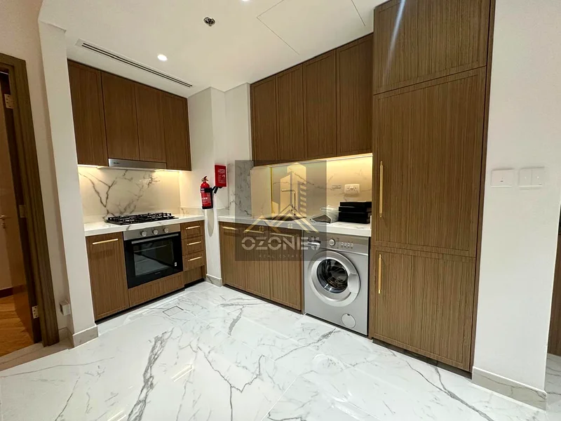 تراس كبير، جاهز للانتقال، مبنى فاخر63803322192769111