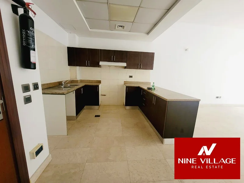 موقع متميز \بتراس\ بالقرب من مول الإمارات63916247632897111
