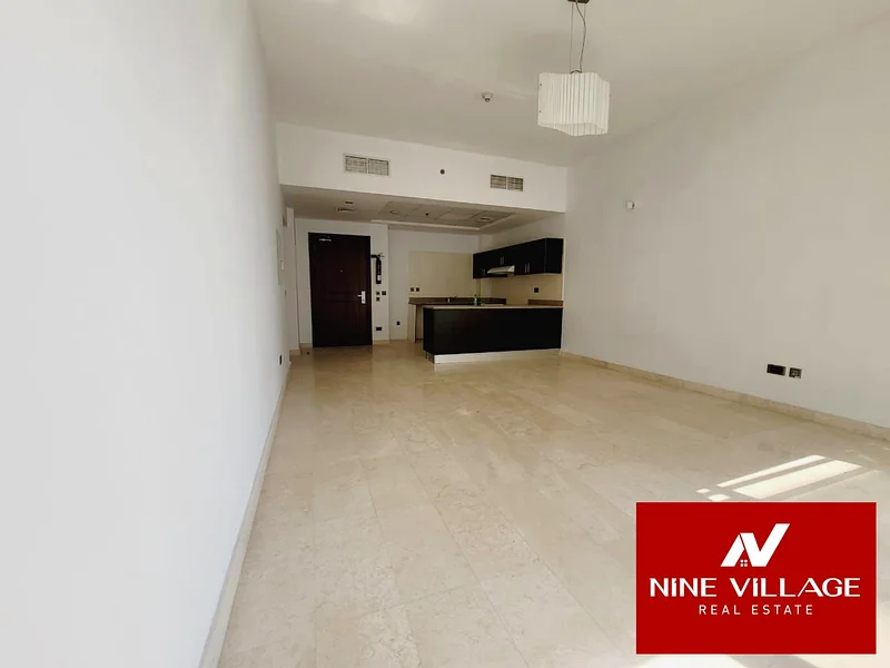 موقع متميز \بتراس\ بالقرب من مول الإمارات63916247632897110
