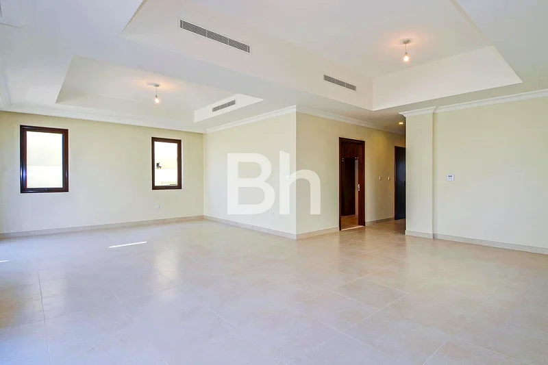 مشجرة | بجانب وسائل الراحة | متاحة الآن63727208049537112