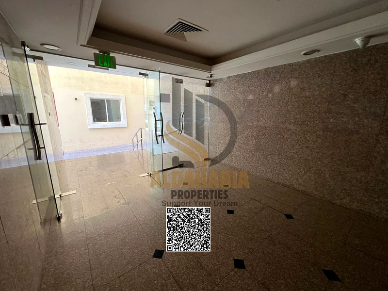شقة للإيجار السنوي - كورنيش عجمان (طابق السفينة - الرميثة 2)63708237353729114