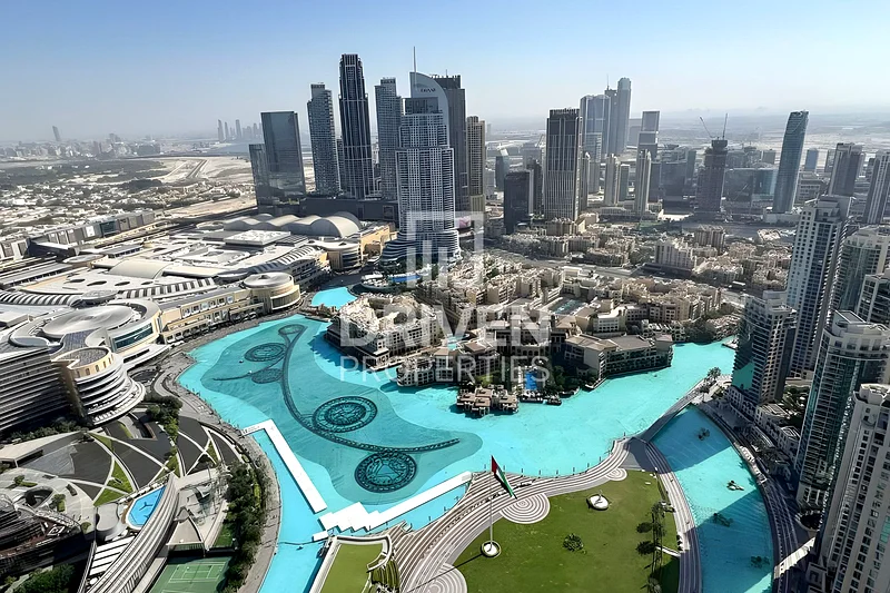 نافورة وبُرج خليفة مع إطلالة | طابق عالي63772753125891111