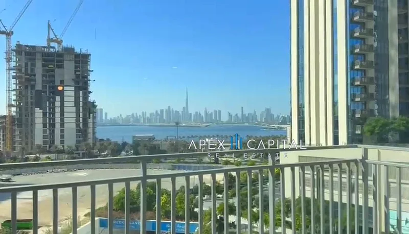 شقة بمنظر على برج وخليج مائي | مؤثثة | شاغرة64024949744259111