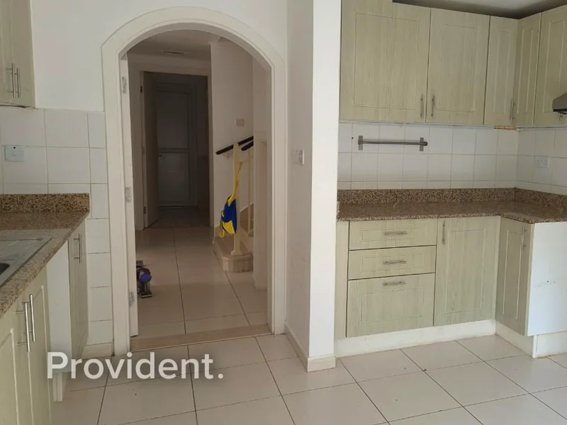 Immaculate Condition | Spacious | Middle Unit63729026103554113