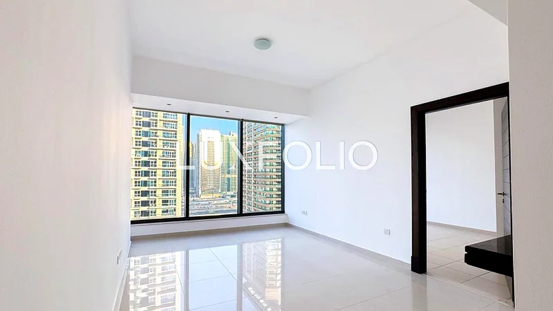 VACANT | Unfurnished | Investment | Modern64038183068802110