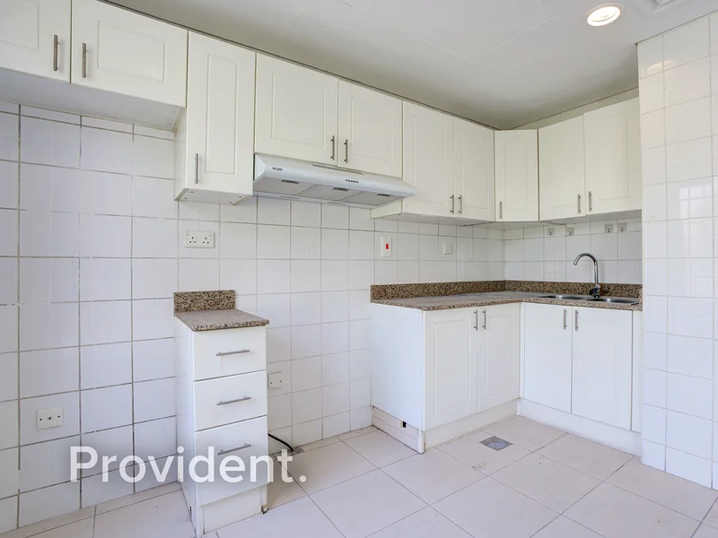 Vacant | Near Park and Pool | 2BR Plus Study63729311311106114