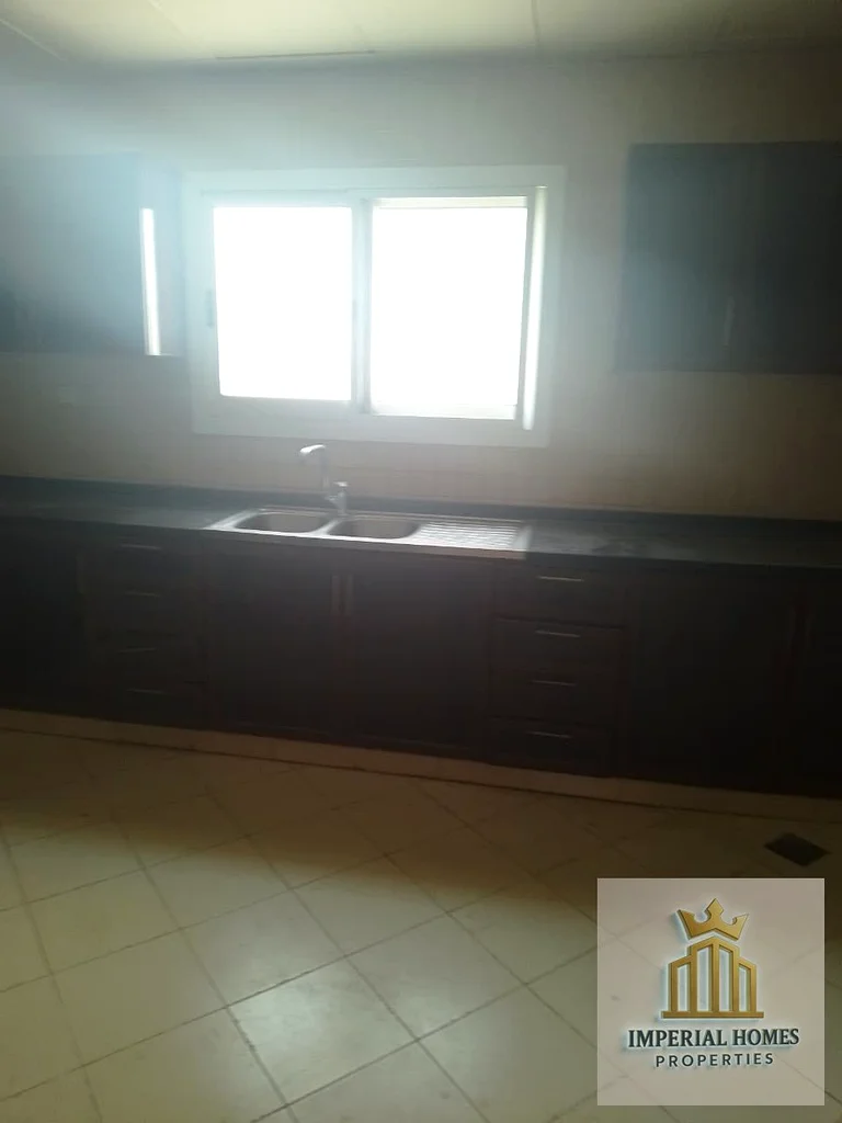 للإيجار - فيلا فاخرة سنوية في الجرف 2 - عجمان 🏡63715024960003112