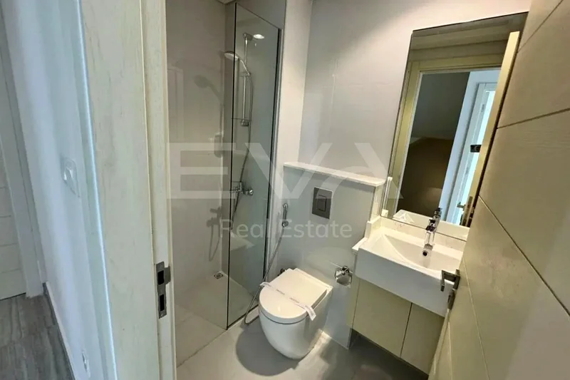 Mid Unit | Unfurnished | Community View63741340698113114