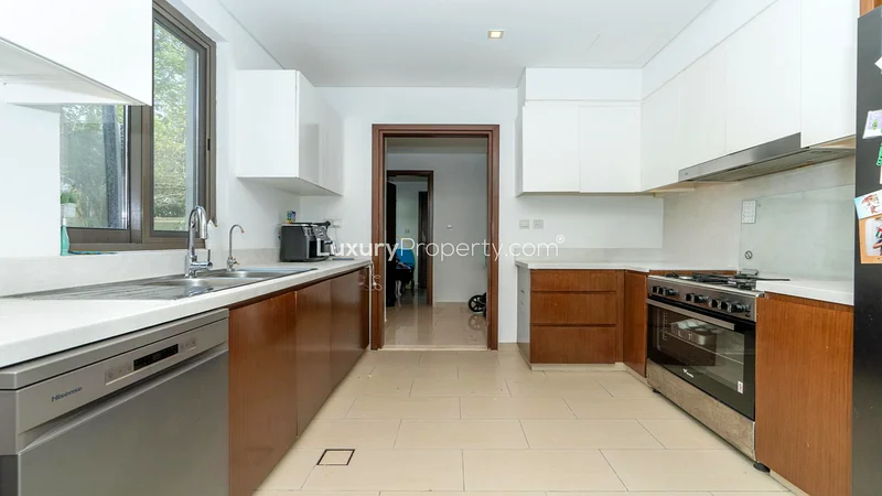Upgraded | Landscaped | Extended Plot63727208111235113