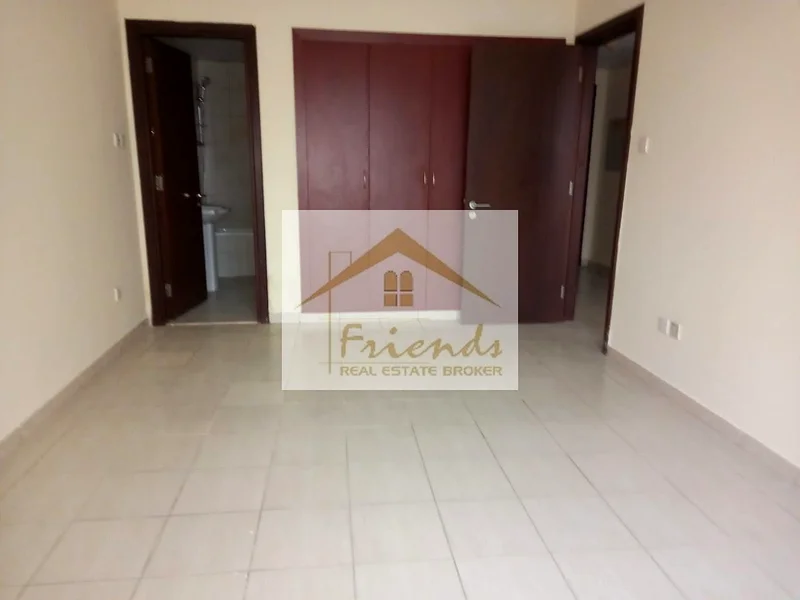 شقة سكنية بغرفة نوم واحدة ومزينة بشرفة في كلاستر إسبانيا، المدينة الدولية63741911779331111