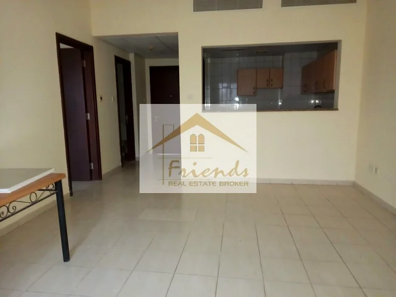 شقة سكنية بغرفة نوم واحدة ومزينة بشرفة في كلاستر إسبانيا، المدينة الدولية63741911779331110