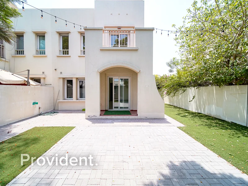 Immaculate Condition | Corner Unit  | Vacant63729217124865110
