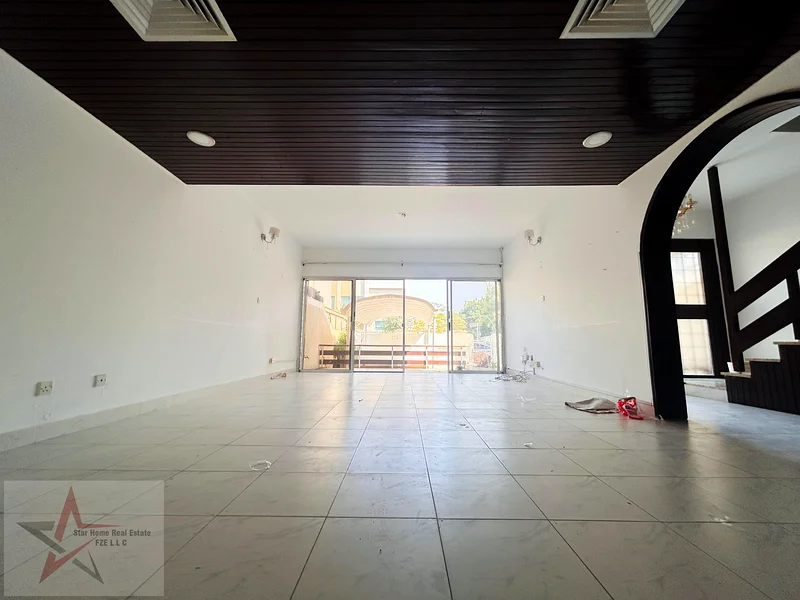 Cozy 3-BHK Villa// Maid room// Master bedroom// Centralised AC'GAS// Prime location// Ready to Move63812708080514112