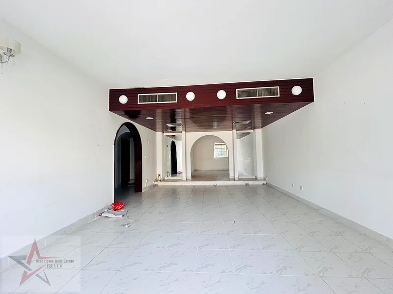 Cozy 3-BHK Villa// Maid room// Master bedroom// Centralised AC'GAS// Prime location// Ready to Move63812708080514110