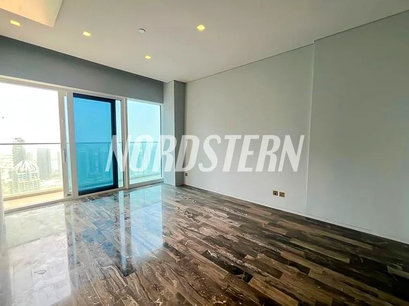 Soon Vacant | Luxury Unit | Water Views63777729009537110