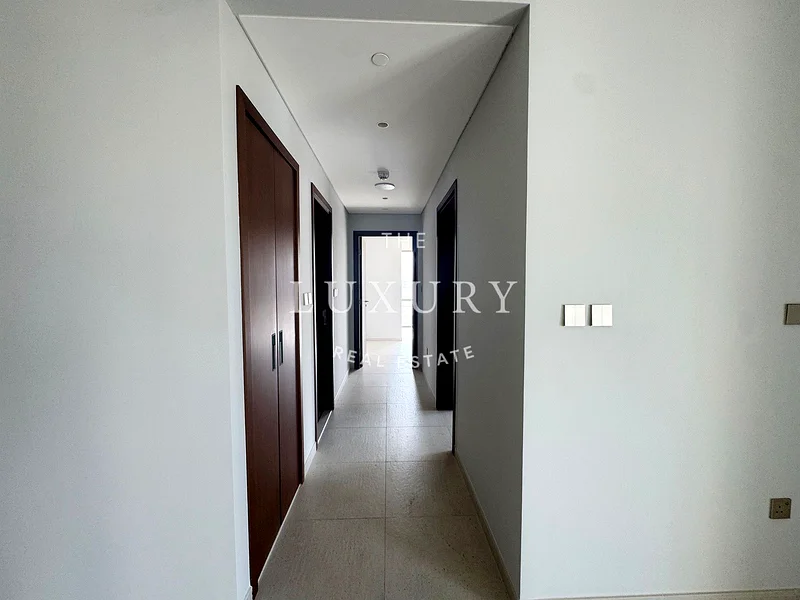 Vacant | Beachfront Living | Canal View63760716330498114